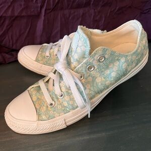 GUC Floral Converse